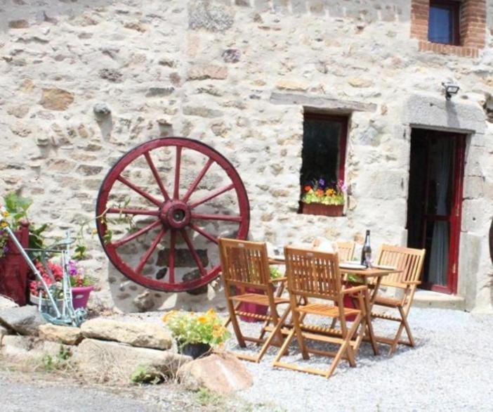 Gite La Pimparola Villa Nouic Exterior photo